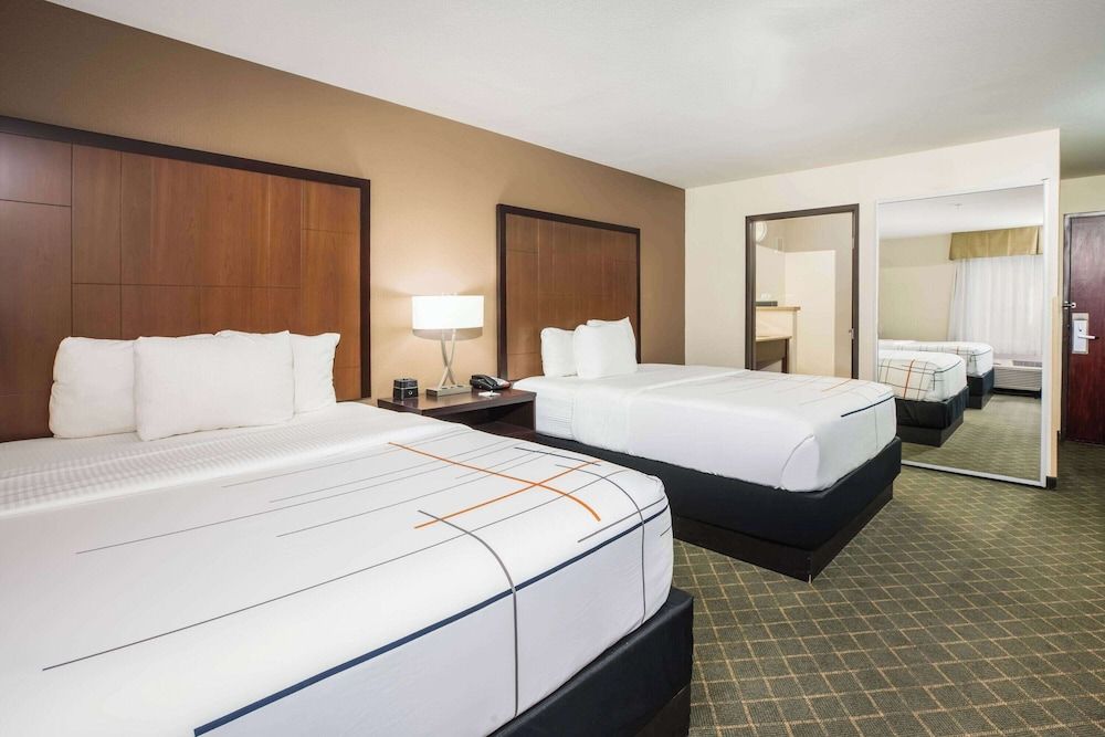 Suite, 2 Queen Beds, Non Smoking