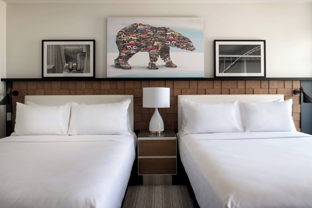Club Room, 2 Queen Beds, Non Smoking, City View