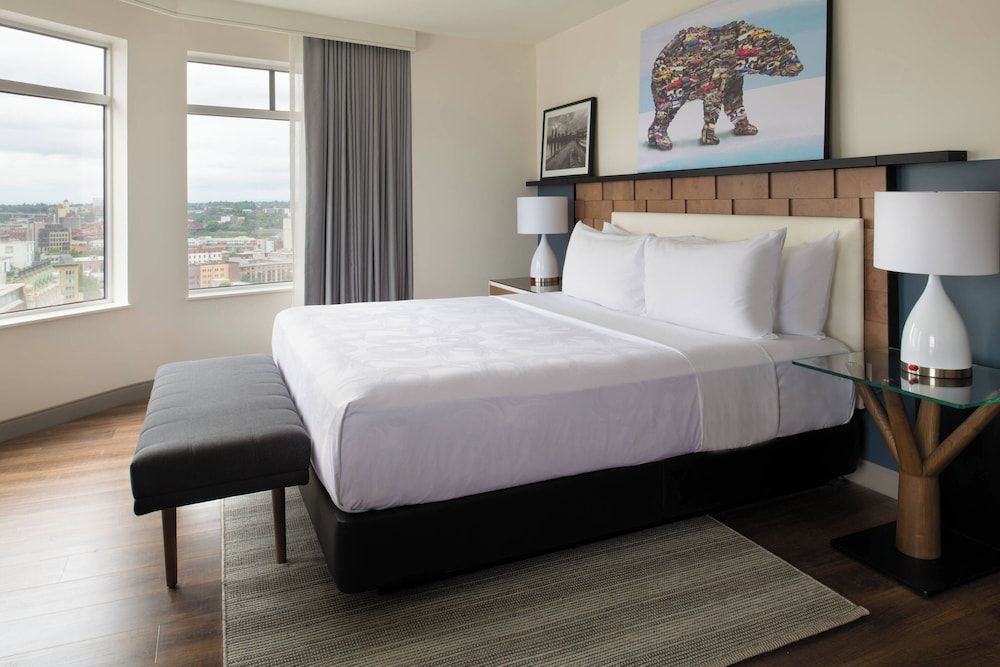 Room, 1 King Bed with Sofa bed, City View, Corner