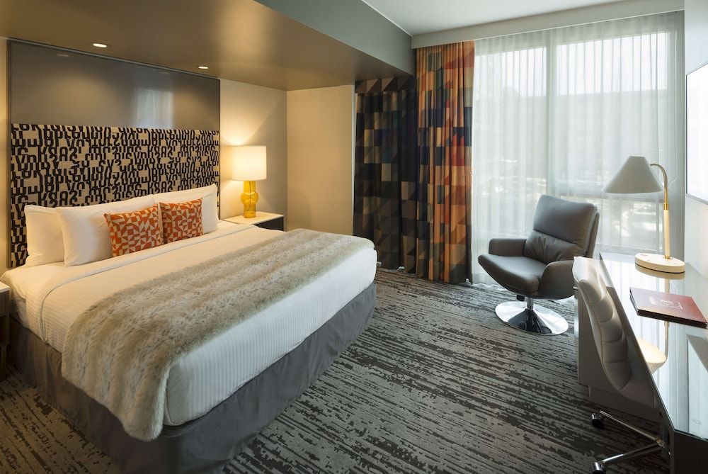 Standard Room, 1 King Bed, Accessible, City View