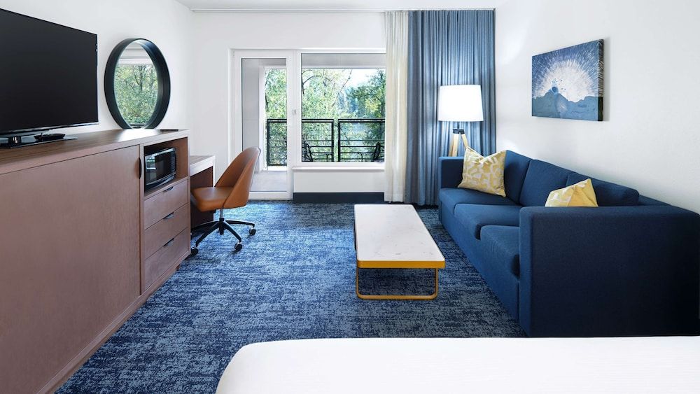 Room, 1 King Bed with Sofa bed, Balcony