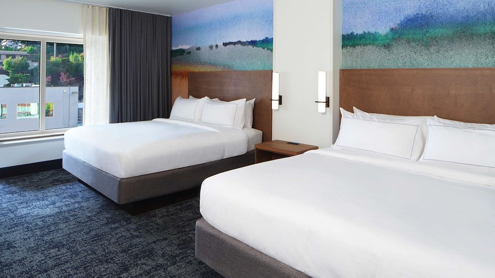 Room, Multiple Beds, Balcony, River View