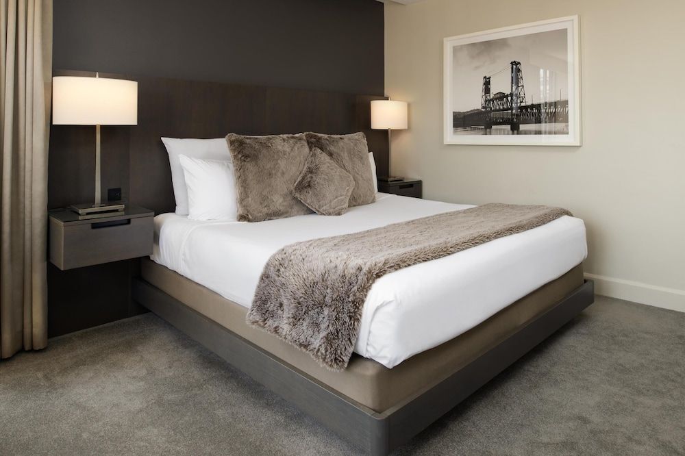 1 King Bed