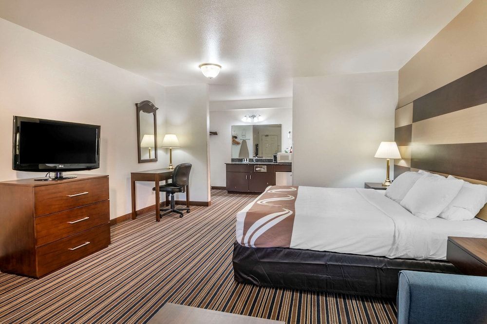 Standard Room, 1 King Bed, Non Smoking