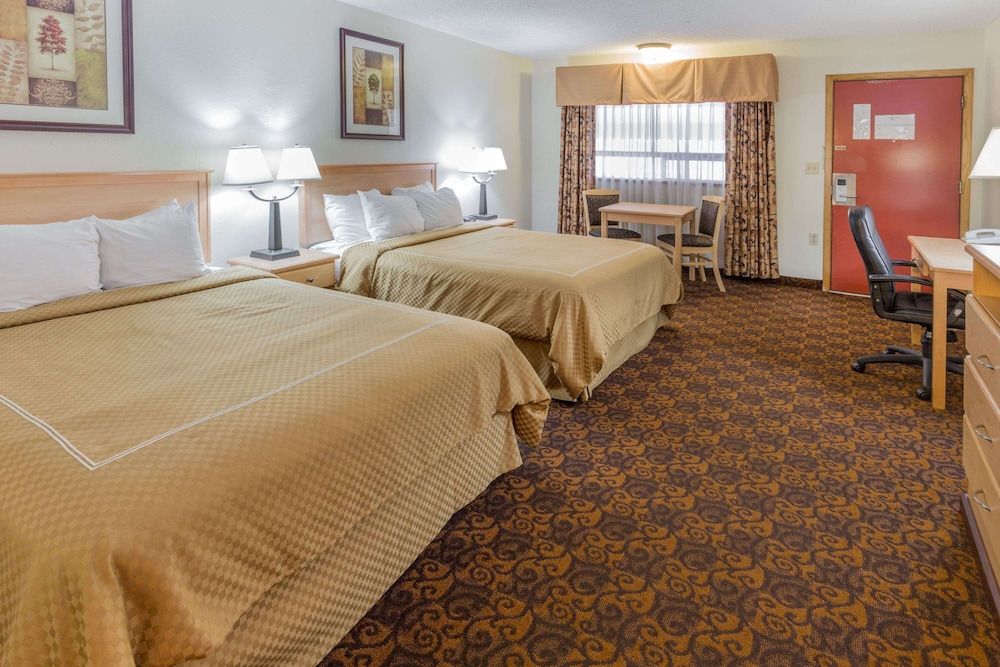 Room, 2 Queen Beds, Non Smoking (Pet-Friendly)
