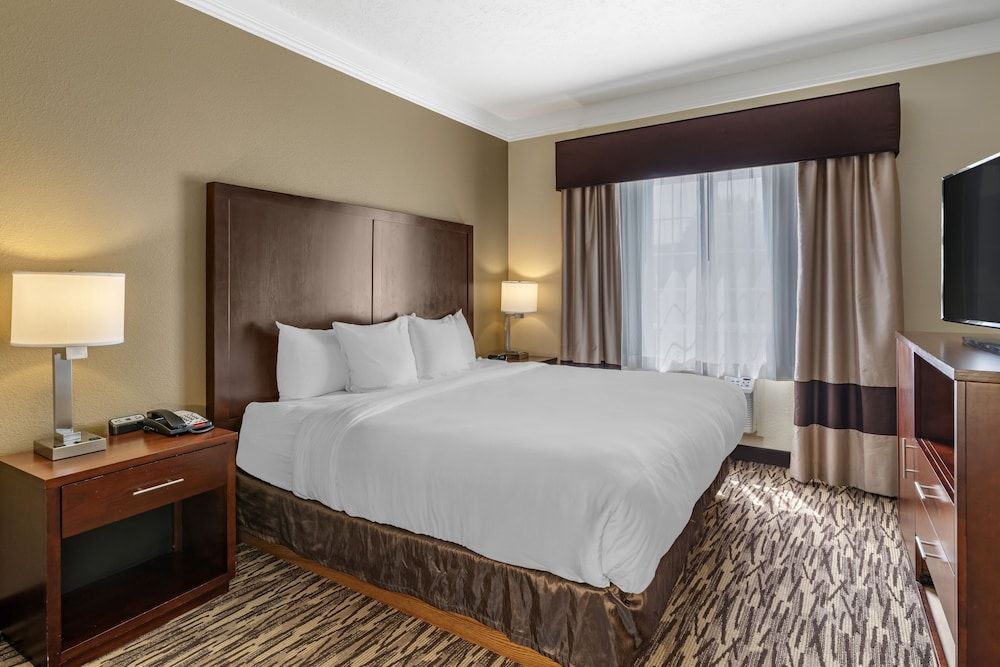 Deluxe Suite, 1 King Bed, Non Smoking (Upgrade)