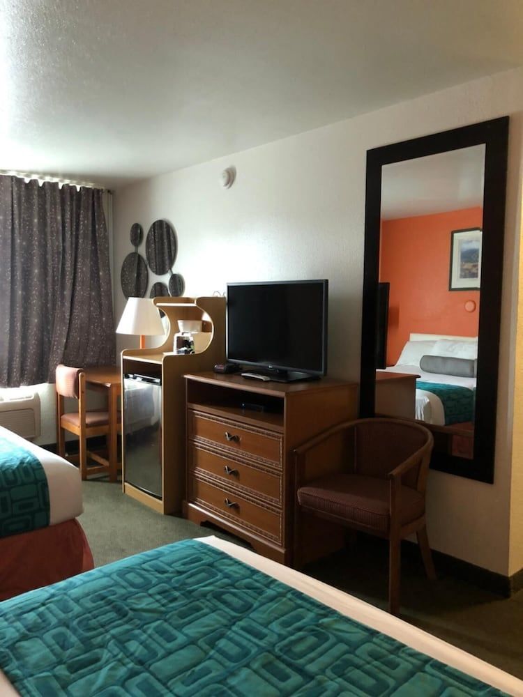 Room, 2 Queen Beds, Accessible, Non Smoking