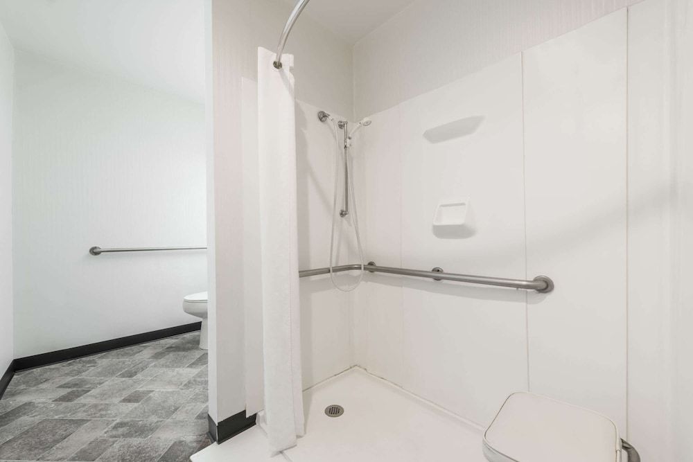 Knights Inn Allentown Basic Room, 1 Queen Bed 5