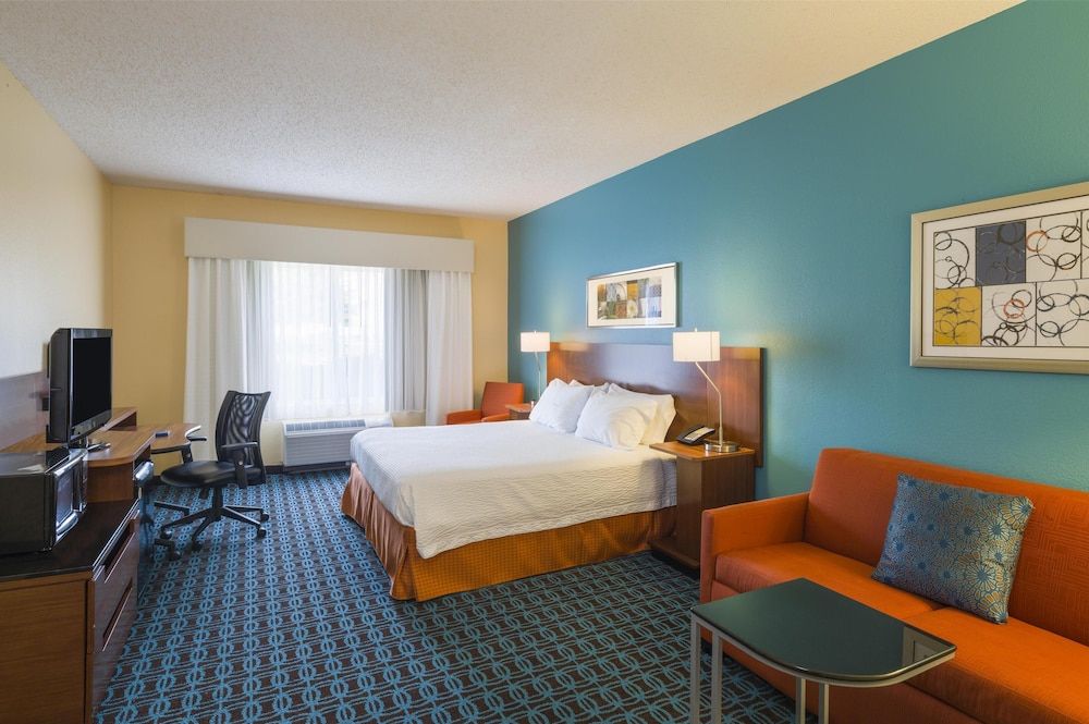 Standard Room, 1 King Bed, Accessible, Non Smoking