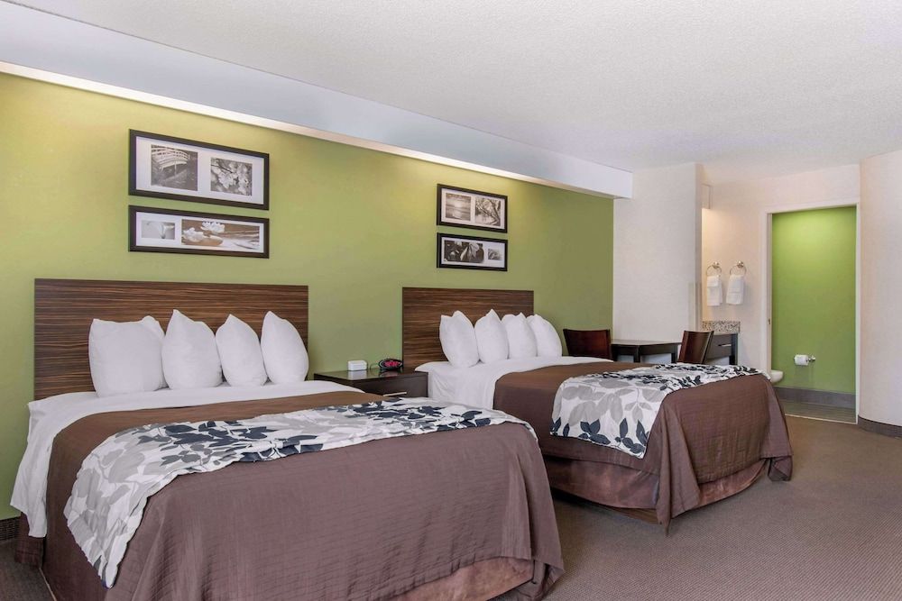 Standard Room, Multiple Beds, Non Smoking