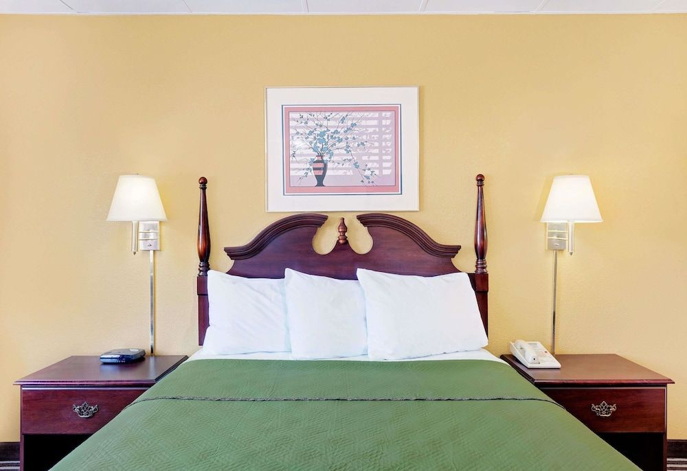 Standard Room, 1 Queen Bed, Smoking