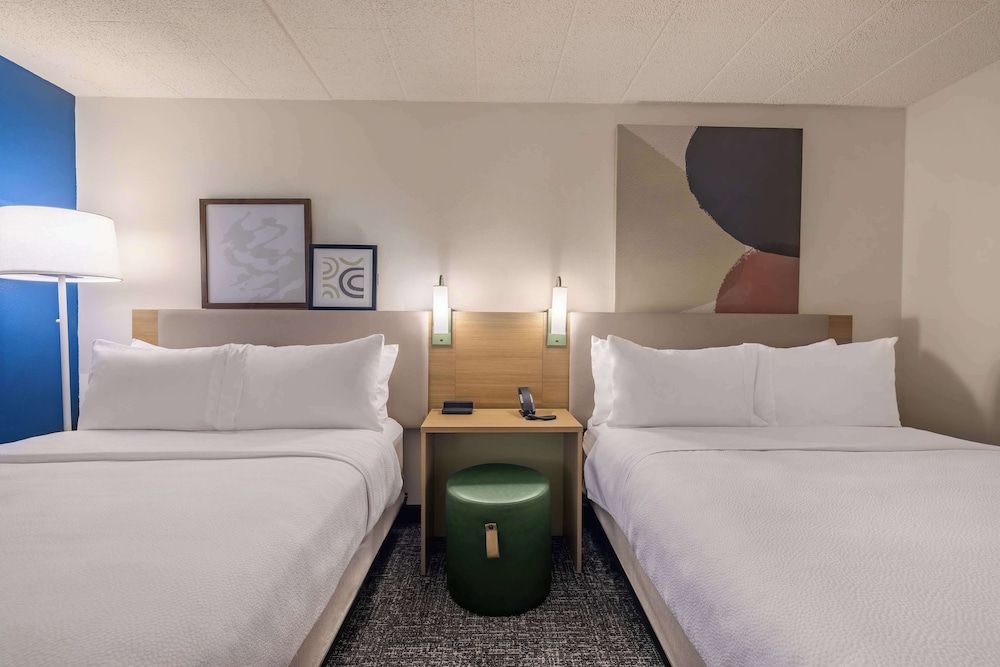 Spark by Hilton Clarks Summit Room, 2 Queen Beds