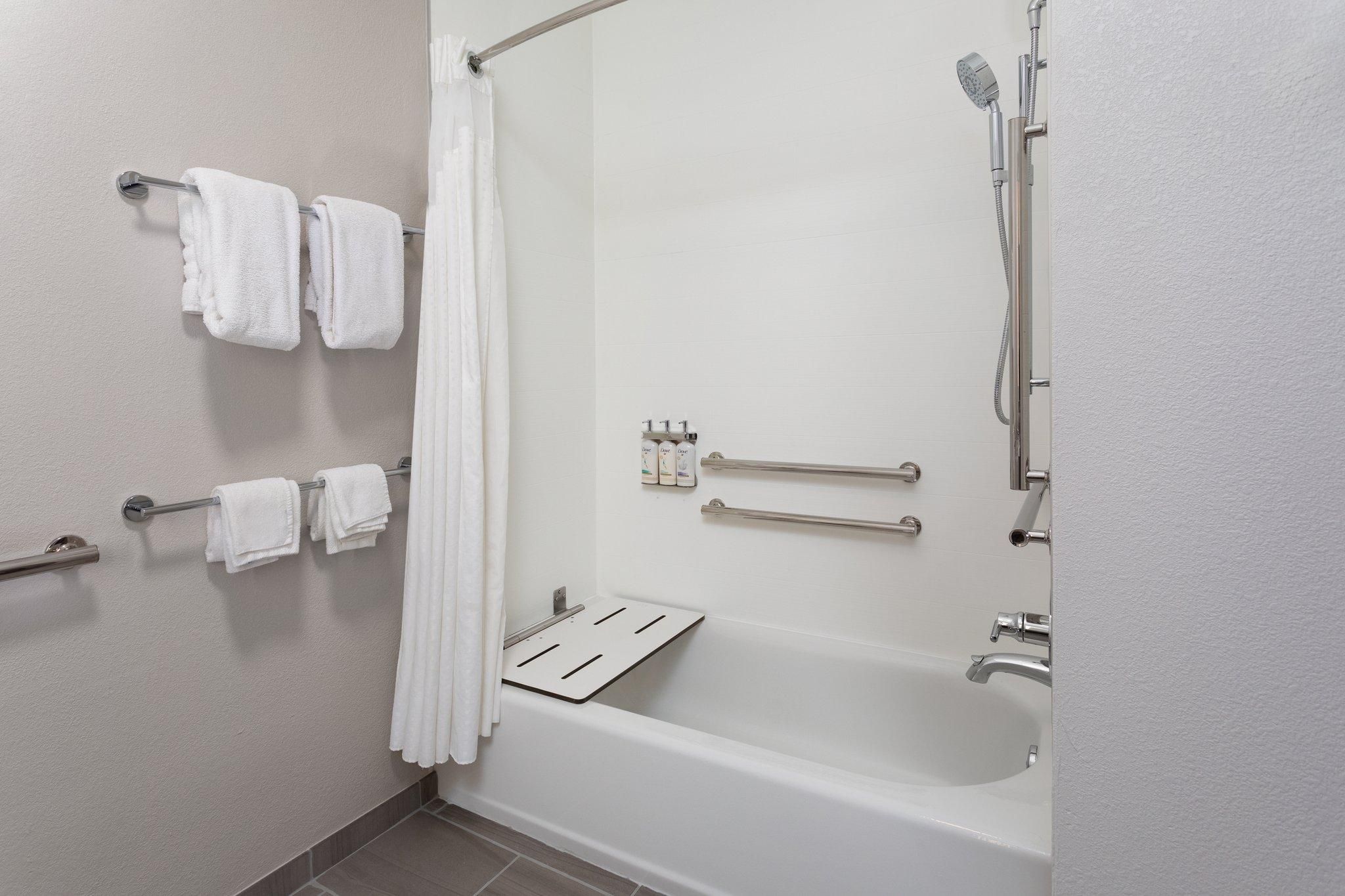 King Mobility Accessible Tub Non-smoking