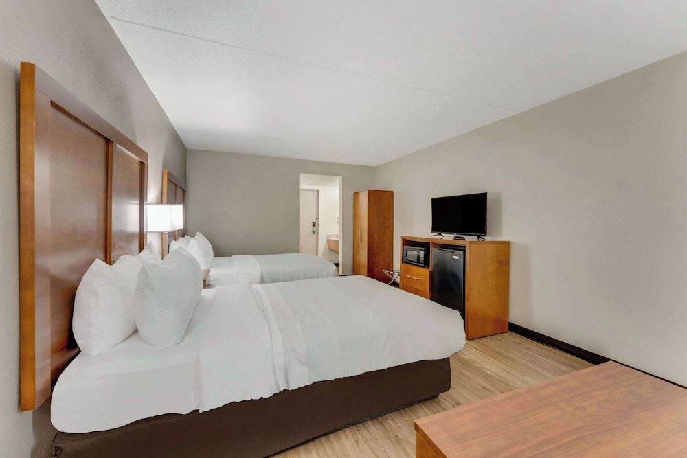 Quality Inn Standard Room, 2 Double Beds, Non Smoking 2