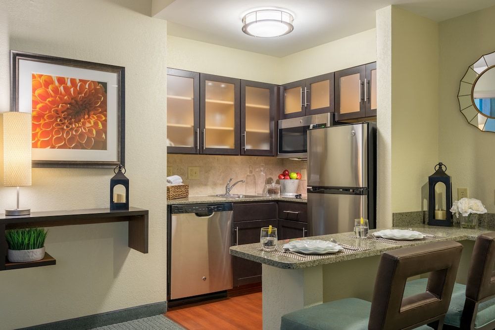 Suite, 1 Bedroom, Kitchen (Dining Area)