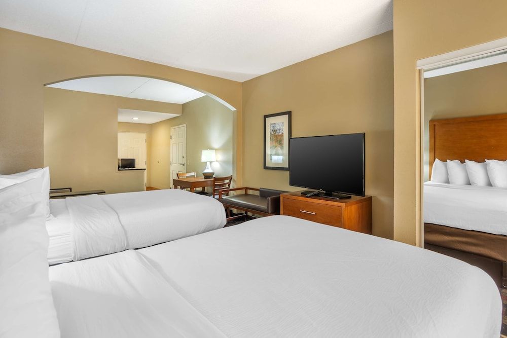Suite, 2 Double Beds, Non Smoking (with Single Sofabed)