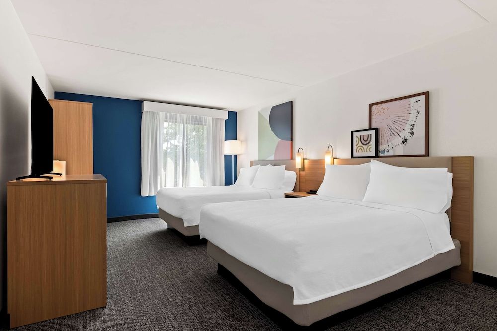 Spark by Hilton Hummelstown Hershey Room, 2 Queen Beds 8