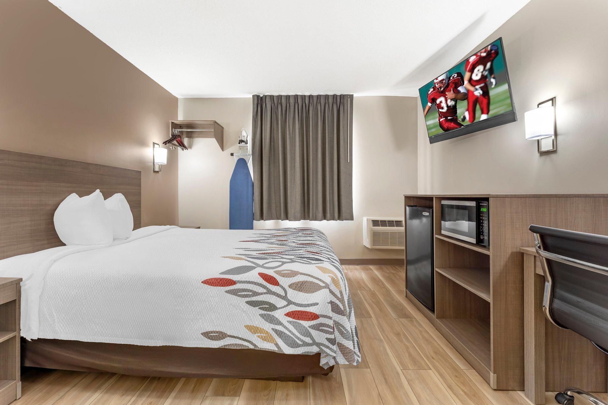 Deluxe 1 Queen Bed Non-Smoking