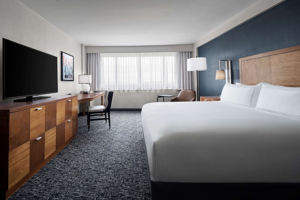 The Alloy King of Prussia - a DoubleTree by Hilton