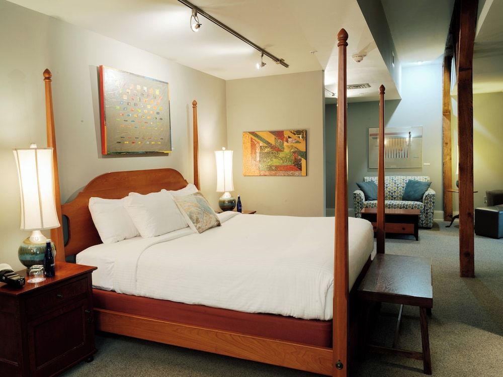 Loft Suite One King