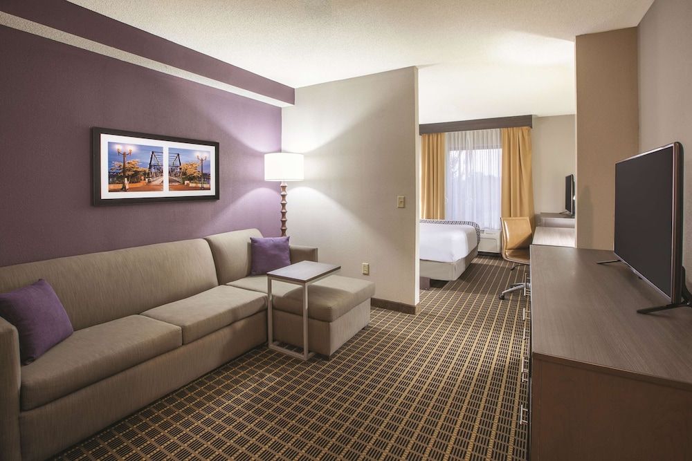 Deluxe Suite, 1 King Bed, Non Smoking