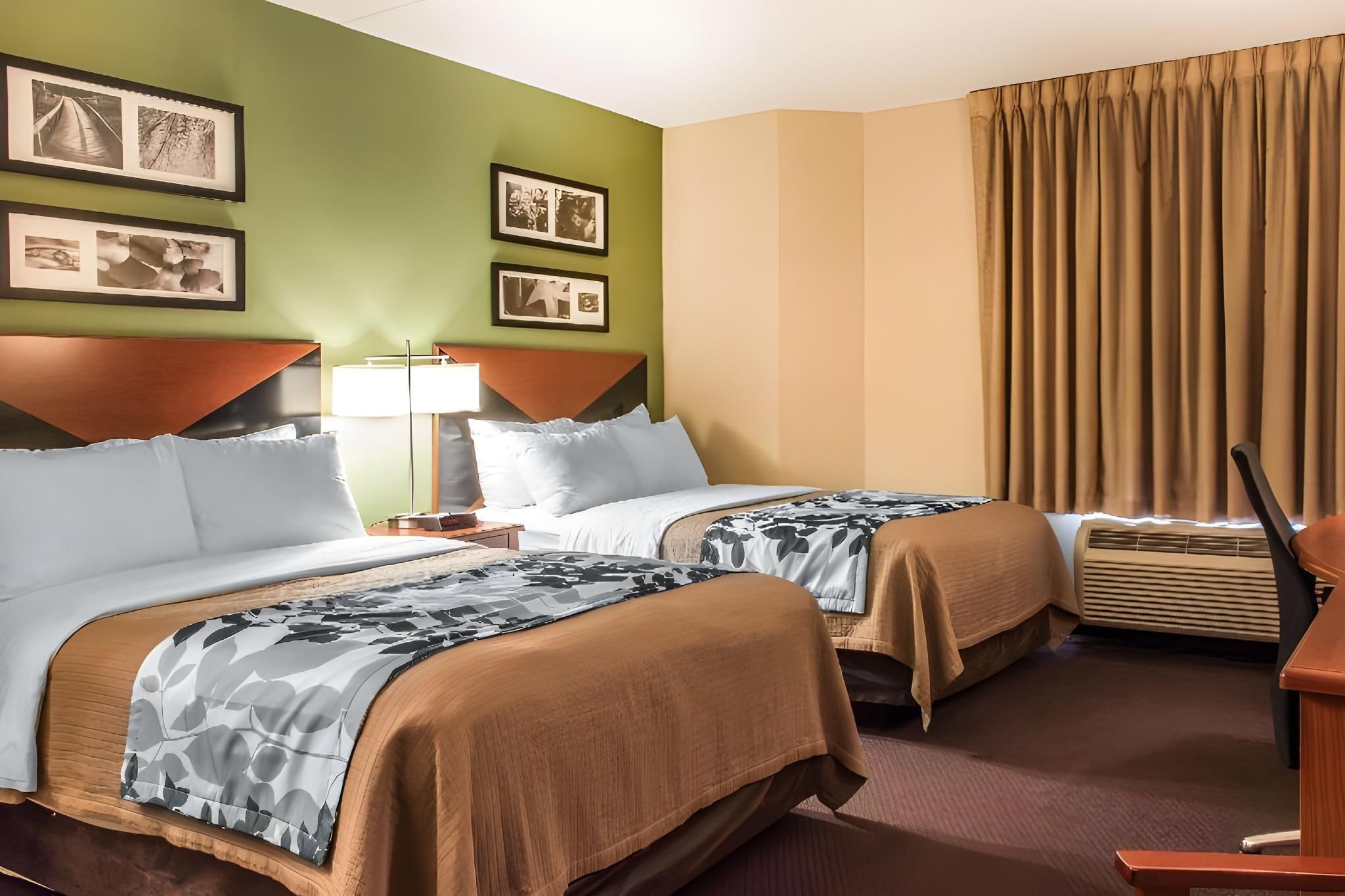 2 Double Beds Nonsmoking