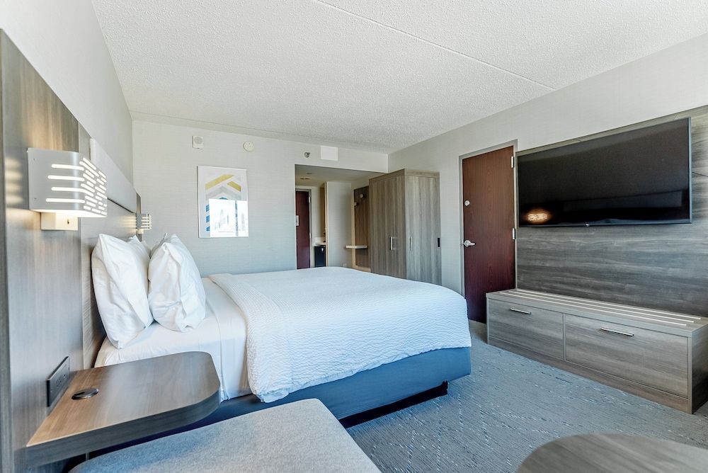 undefined Holiday Inn Express Philadelphia - Penns Landing by IHG