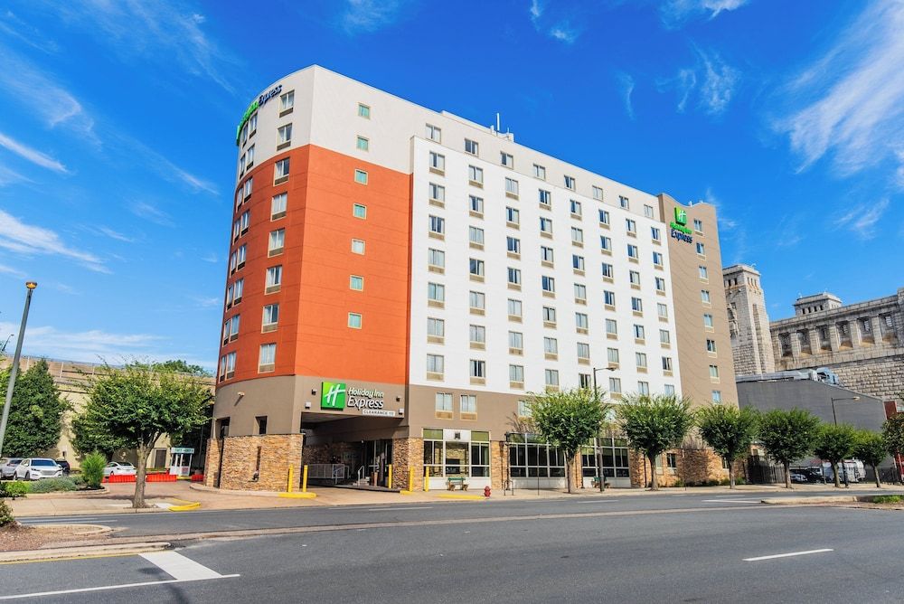 undefined Holiday Inn Express Philadelphia - Penns Landing by IHG 6