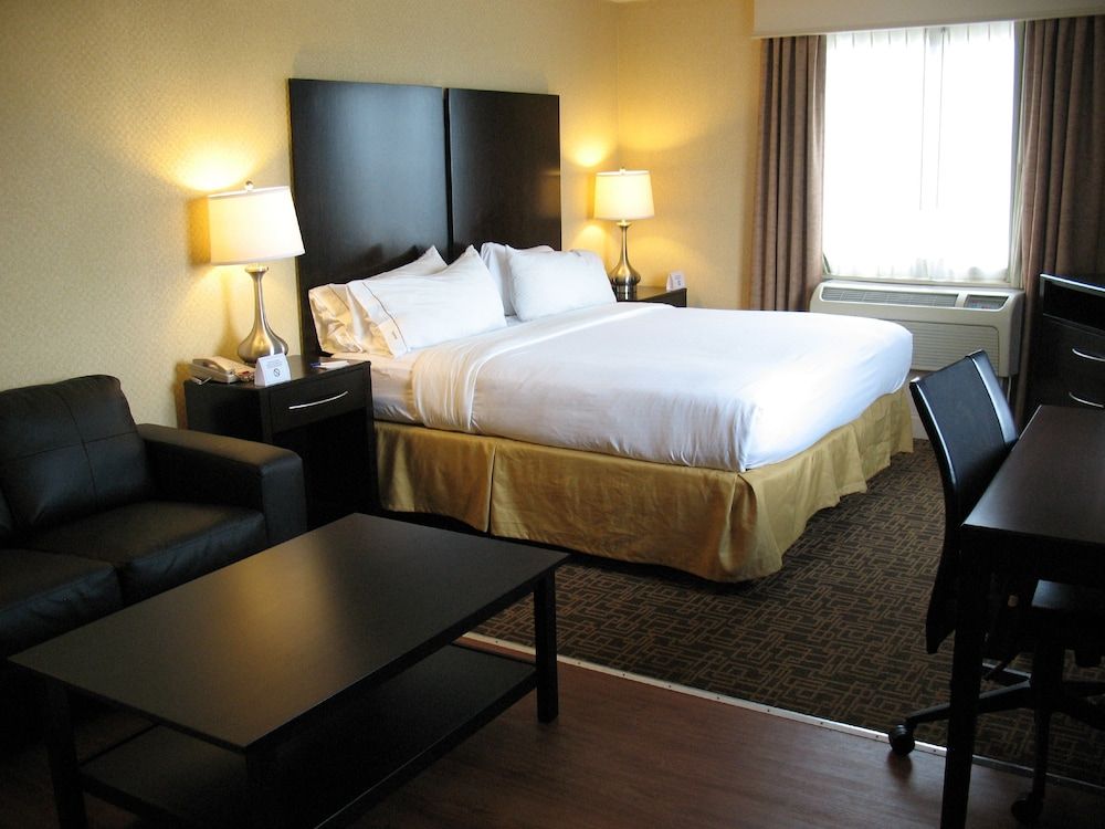 Standard Room, 1 King Bed (Extra Floor Space)