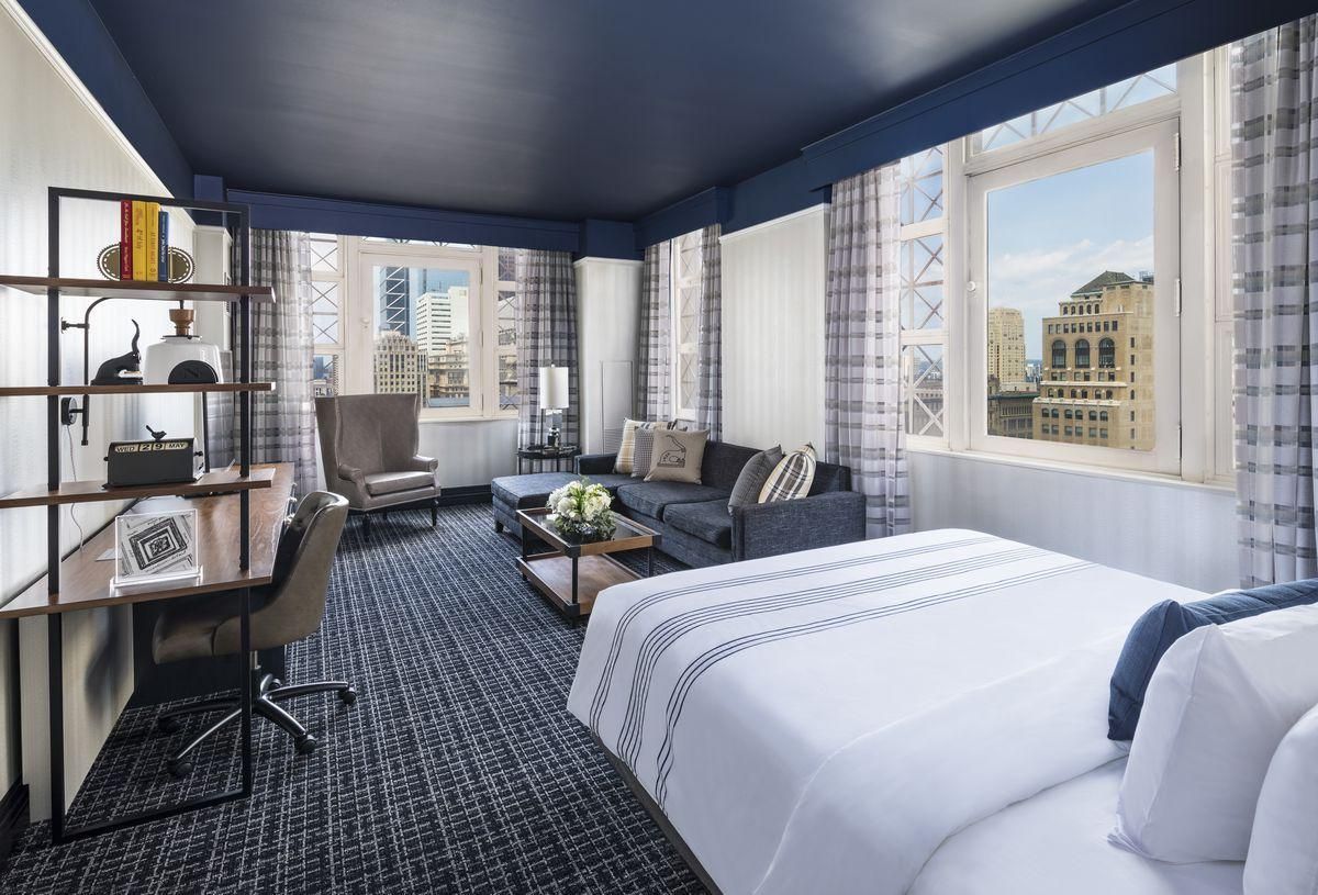 Executive Queen, Executive Suite, 1 Queen, Sofa bed, Corner room