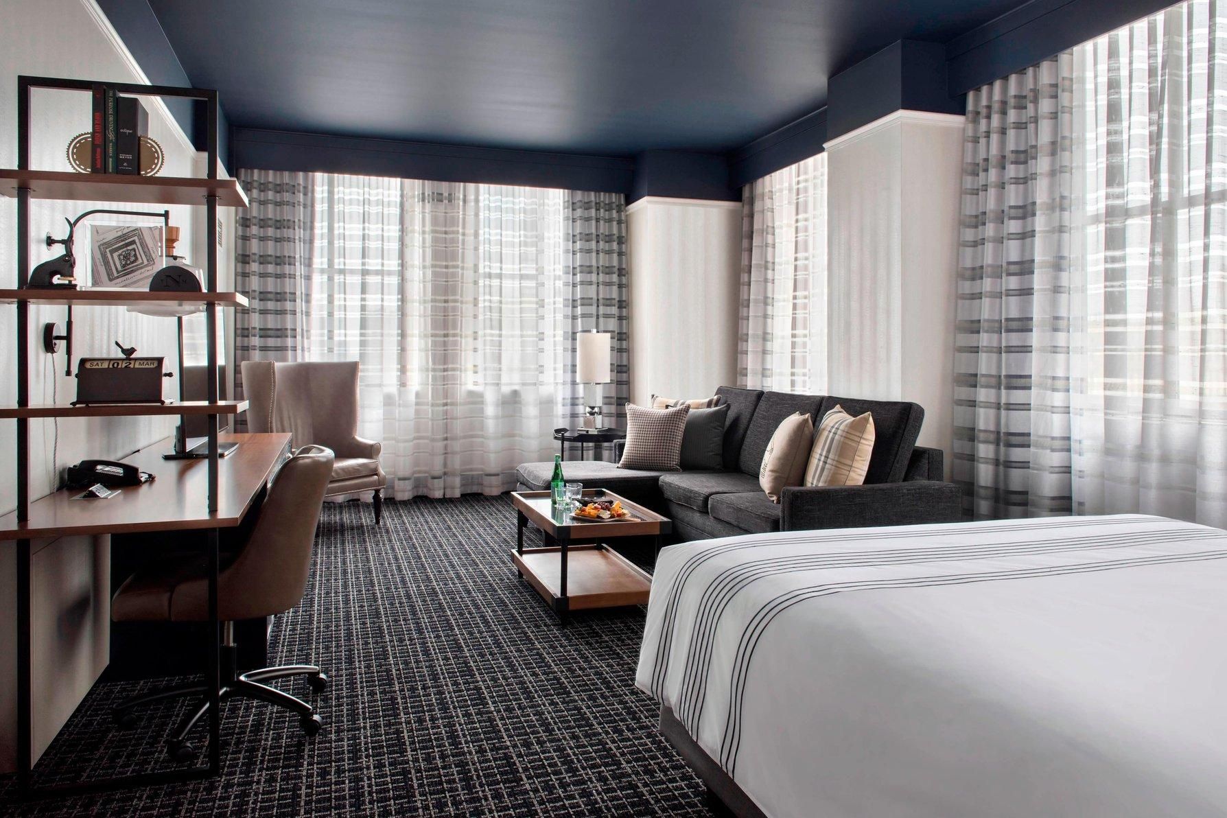 Timeless Studio Suite, Studio Suite, 1 King, Sofa bed, Corner room