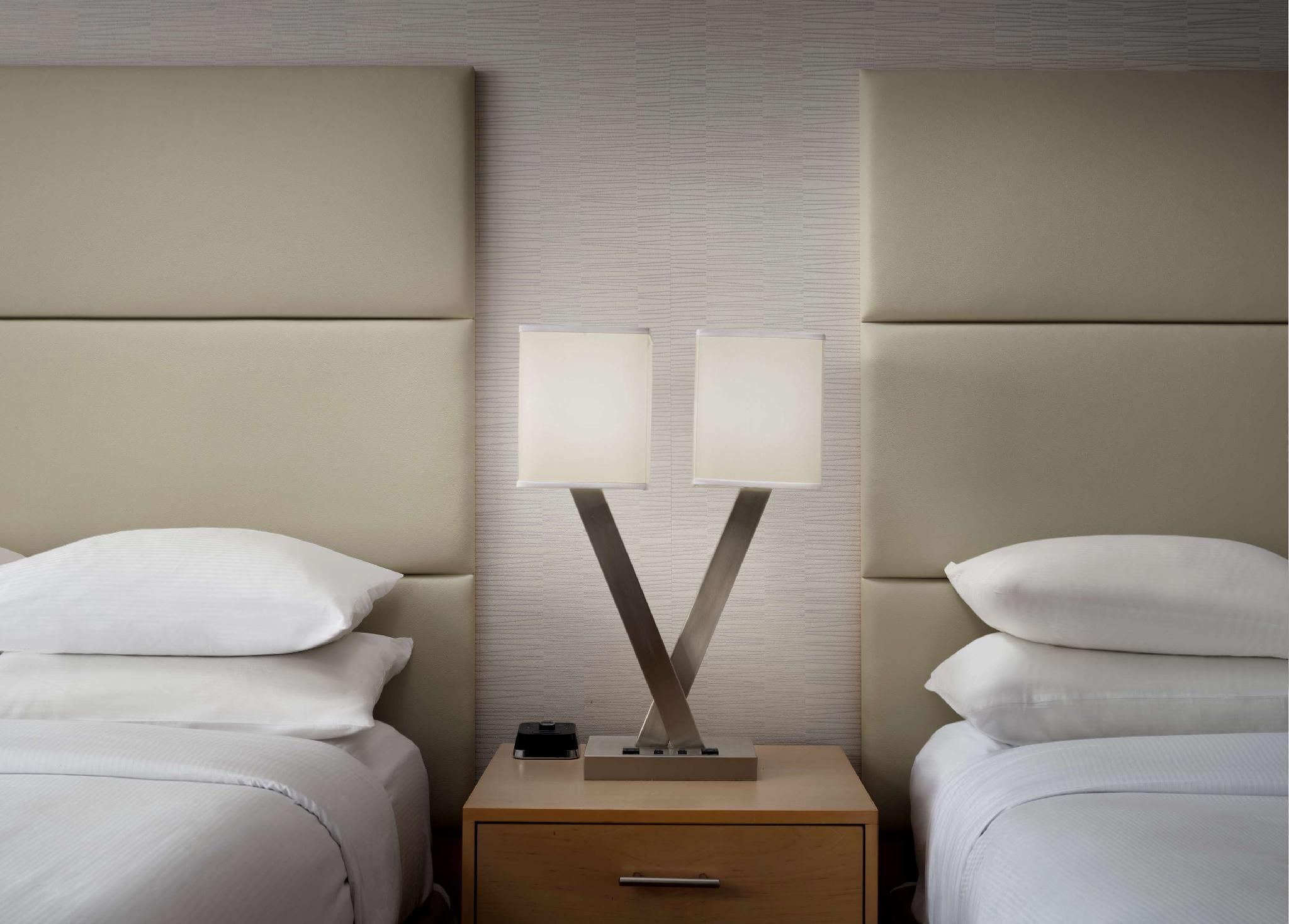 2 Queen Beds High Floor City Views