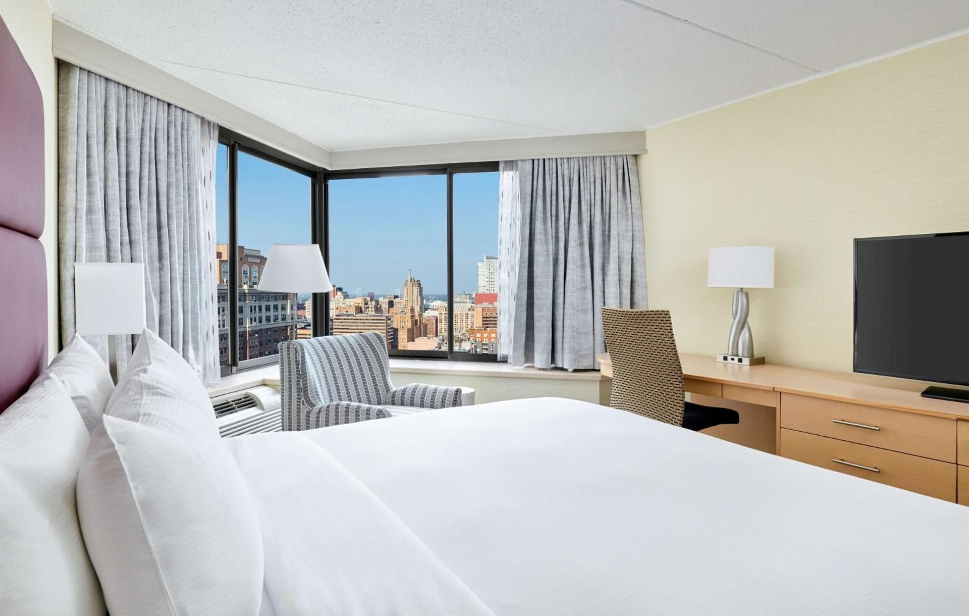 undefined DoubleTree by Hilton Philadelphia Center City 7