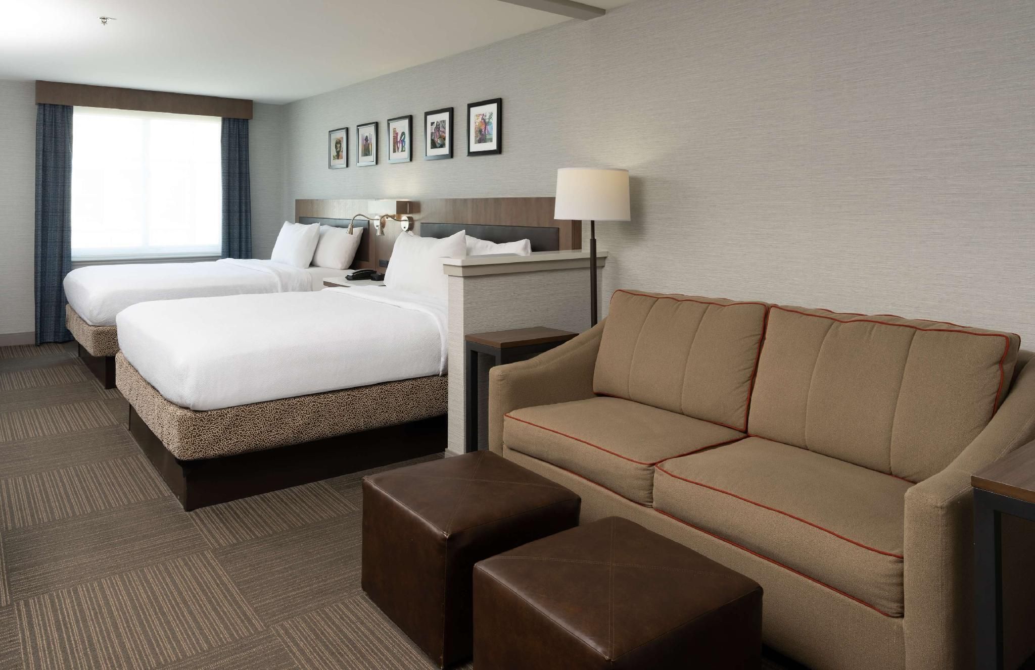 2 QUEEN BEDS JR SUITE WITH SOFABED