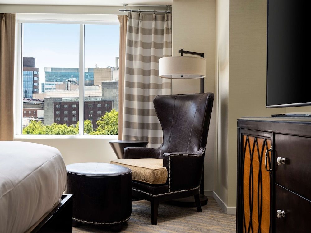 undefined The Inn at Penn, A Hilton Hotel 5