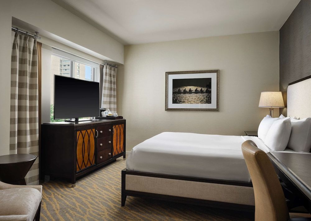 undefined The Inn at Penn, A Hilton Hotel 5