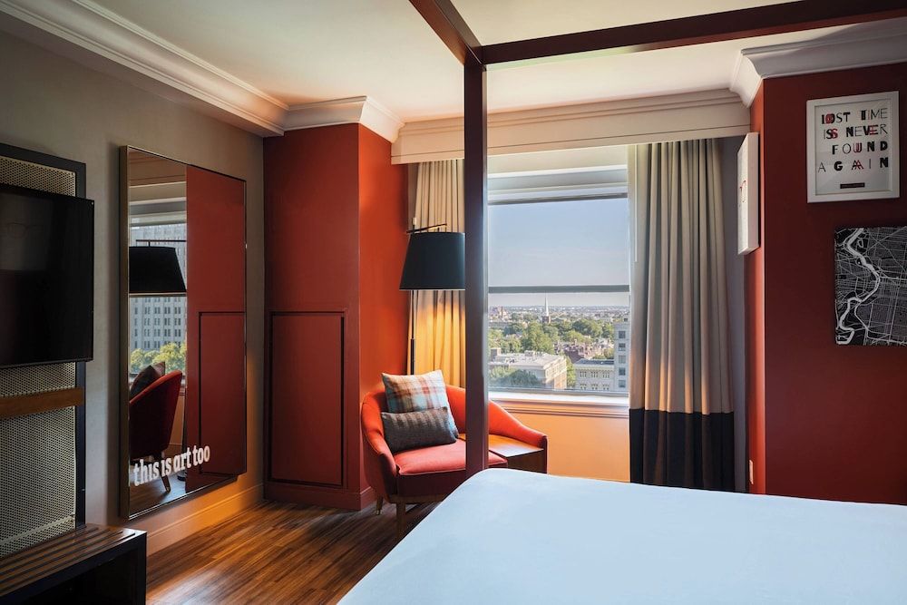 Renaissance Philadelphia Downtown Hotel Room, 1 King Bed, Non Smoking 4