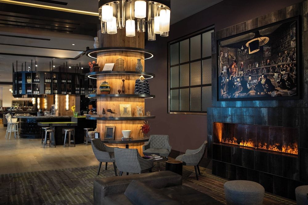 undefined Renaissance Philadelphia Downtown Hotel 10