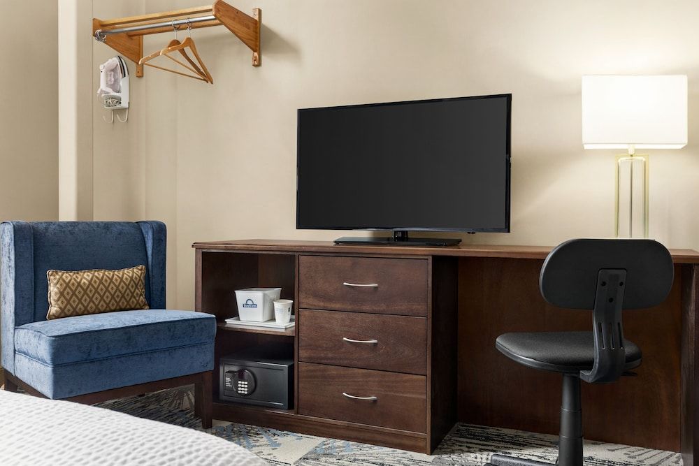 undefined Days Inn by Wyndham Philadelphia Convention Center 7