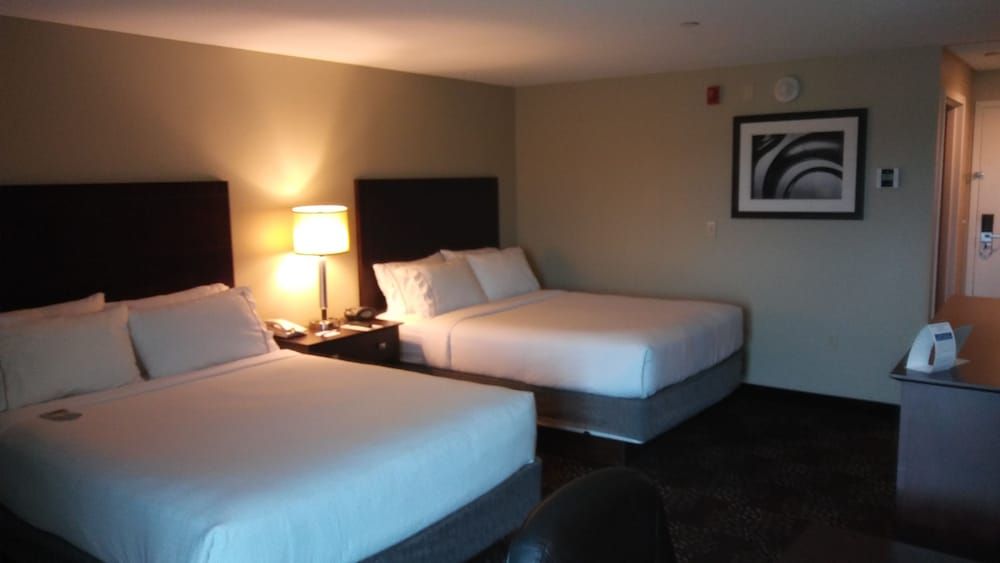 undefined Holiday Inn Express & Suites Pittsburgh West - Greentree by IHG 5