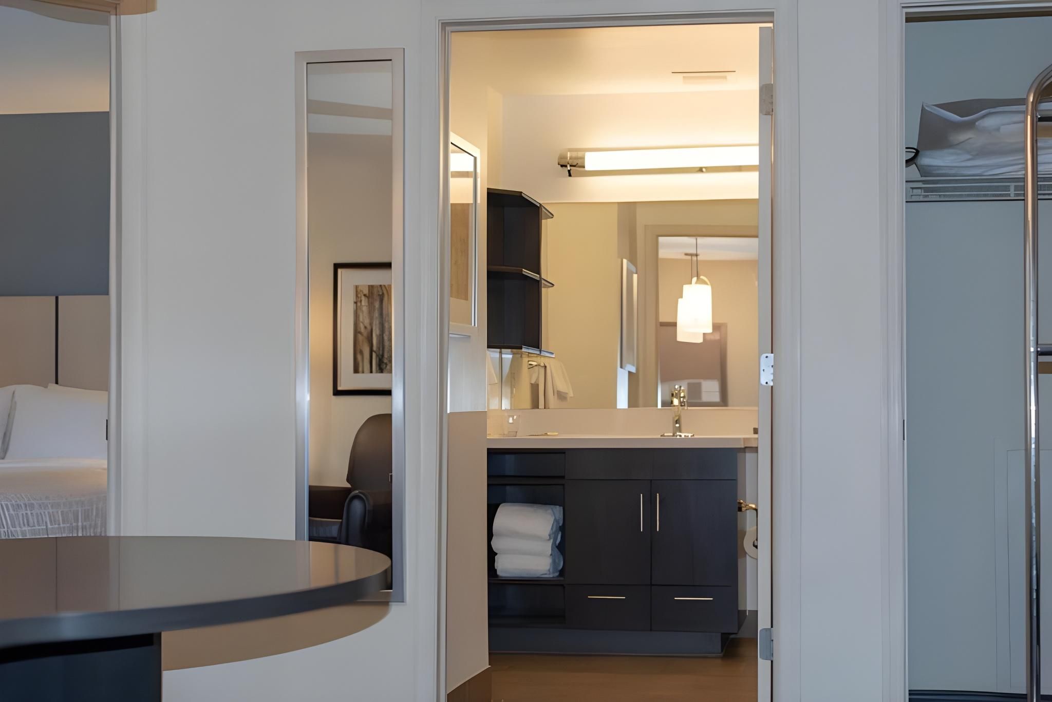 One Bedroom Suite Queen