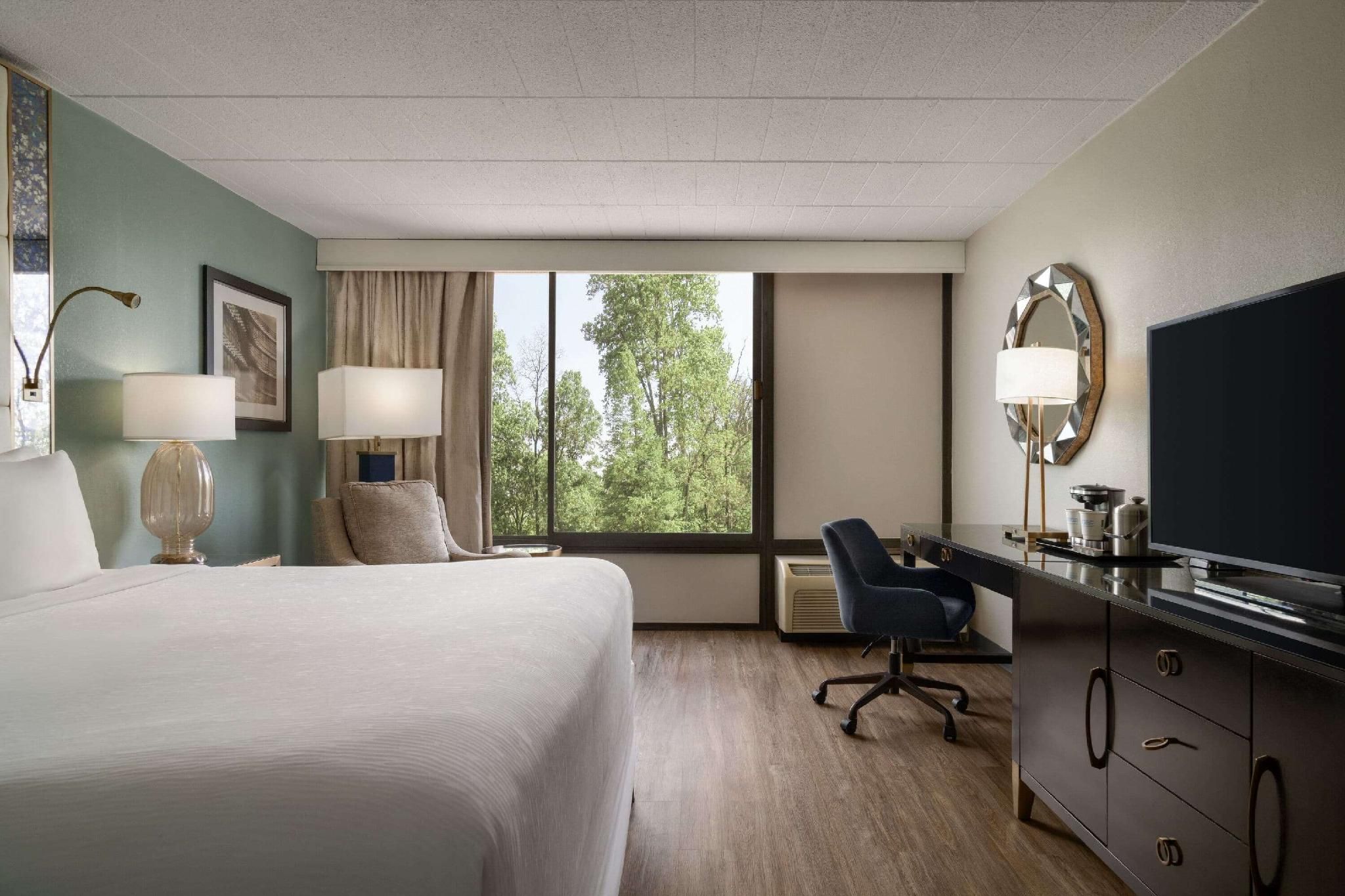 undefined Wyndham Garden Pittsburgh Airport 4