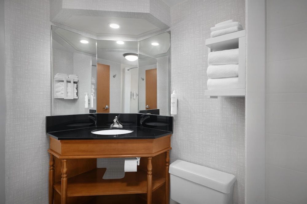 undefined Hampton Inn Pittsburgh/Greentree 7