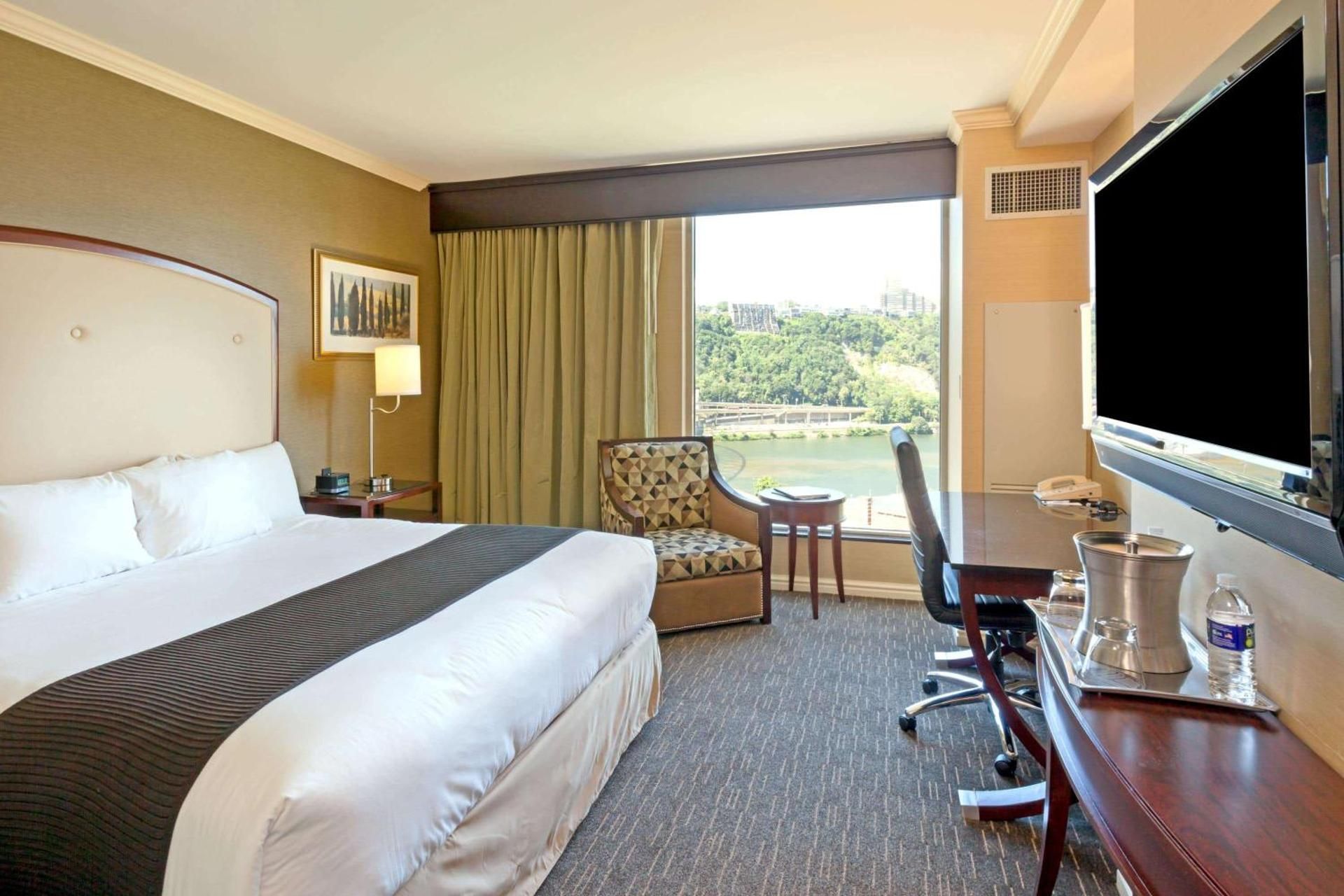 undefined Wyndham Grand Pittsburgh Downtown 7