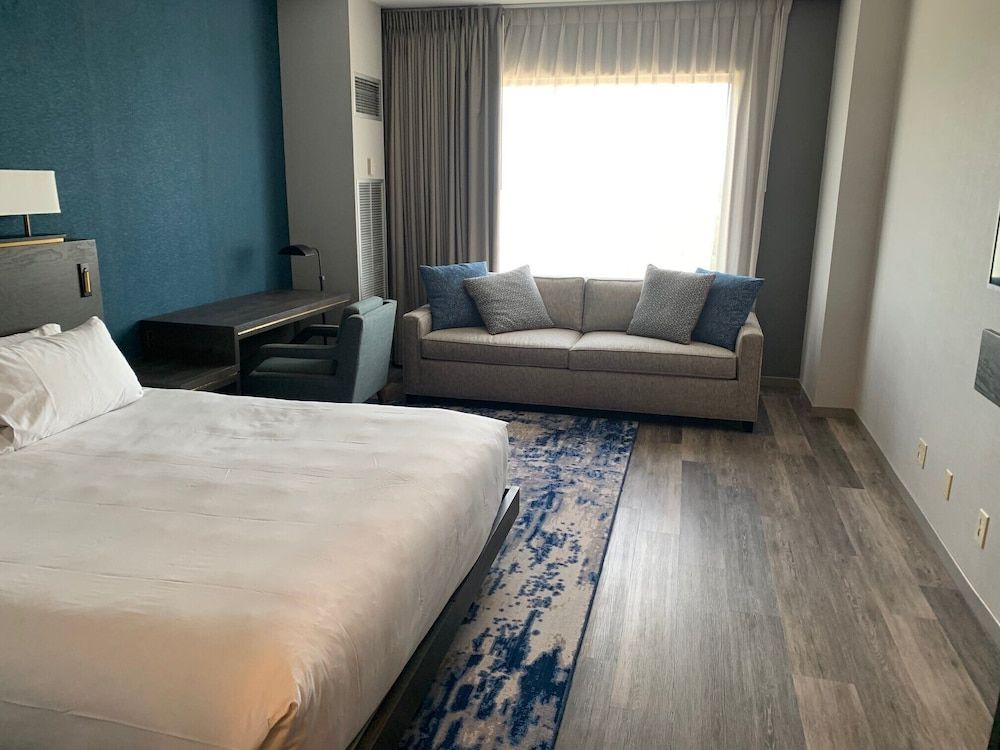 Hyatt Regency Pittsburgh International Airport Room, 1 King Bed, Accessible (Shower)