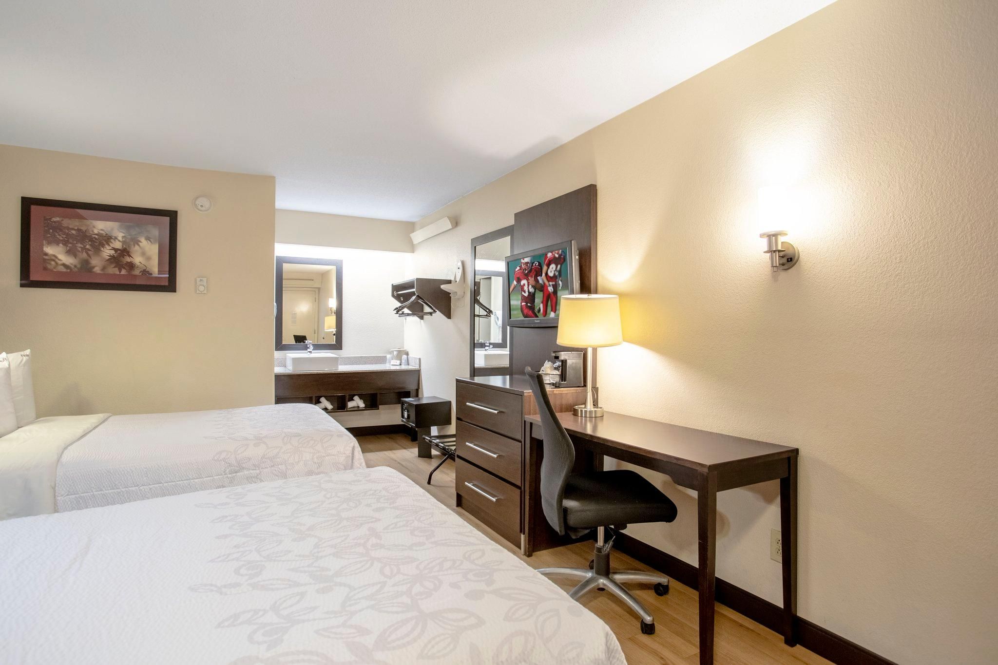 Deluxe 2 Full Beds Smoke Free