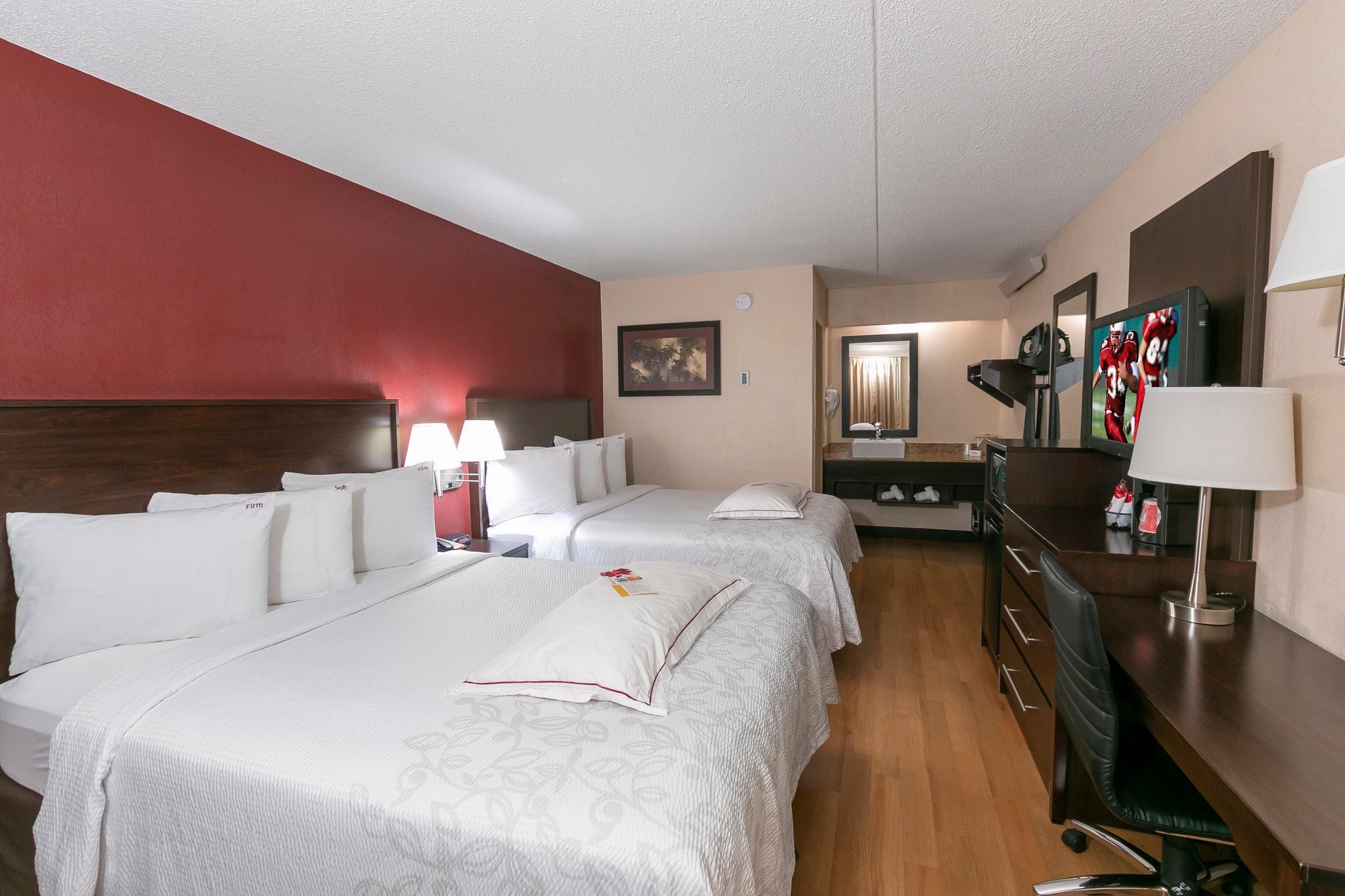 Premium 2 Full Beds Smoke Free (Upgraded Bedding & Snack)
