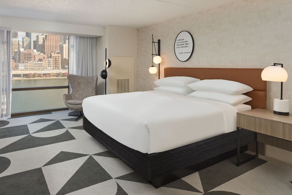 Room, 1 King Bed, City View
