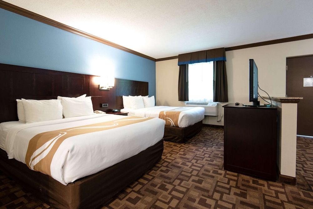 Family Suite (2 Queen and 1 Sofa Bed)