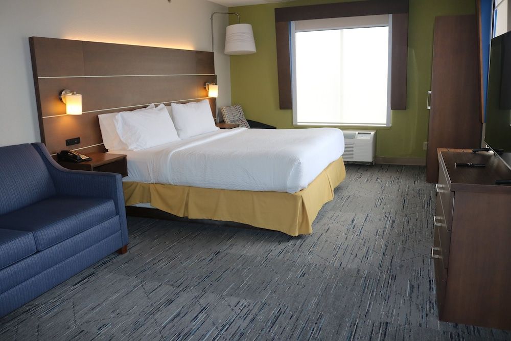 Suite, 1 King Bed (Extra Floor Space)